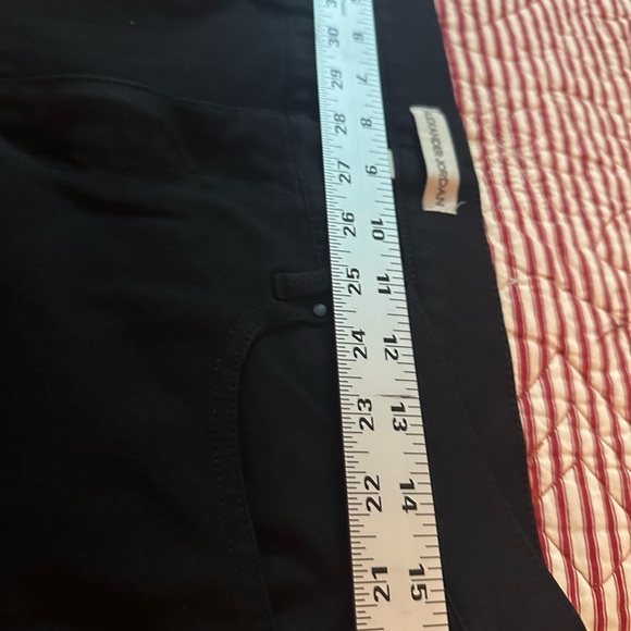 Black Skinny Jeans with Sleek Fit - Picture 4 of 6